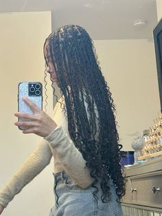 instagram: niah.christine Boho Braids With Curls At The End, Boho Knotless Braids With Curly Ends, Twist Boho Braids, Small Boho Twists, Boho Knotless Twists, Waist Length Boho Knotless Braids, 20 Inch Braids, Bohemian Twist Braids, Medium Length Goddess Braids