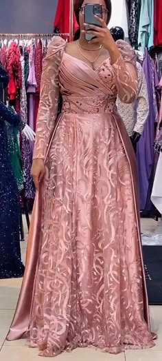 Lace Gown Styles Nigerian, Nigerian Lace Styles, Natural Make Up Looks, Classy Gowns, Styles Dress, Lace Gown Styles