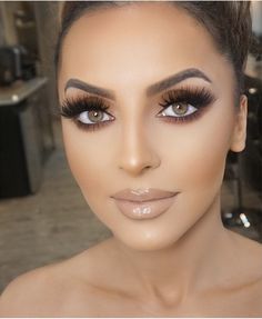 Dark Smokey Eye Wedding Makeup, Brown Smokey Eye Wedding, Makeup Ideas Smokey Eye, Black Smokey Eye Bridal Makeup, Brown And Black Smokey Eye Makeup, Brown Black Smokey Eye, Makeup Eyeshadow Brown Eyes, Romantic Eye Makeup, Mac Makeup Looks