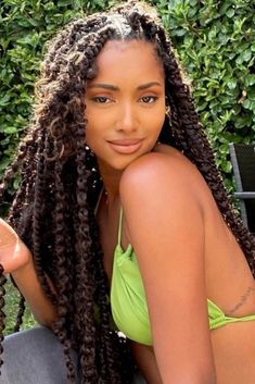 Fake Dreadlocks Black Women, Human Hair Twists, Xpression Springy Afro Twist, Hair For Faux Locs, Long Twist Braids, Twisted Hairstyles, Afro Twist Hair, Springy Afro Twist, Box Braids Tutorial