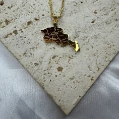 Elevate Your Style with ReluumJewellery's Country Map Pendant Necklace 🌍 Embrace the world in style with ReluumJewellery's Country Map Pendant Necklaces! 🗺️ Each necklace is a unique blend of elegance and sentiment, capturing the essence of your chosen destinations. ✈️ Choose your special place, whether it's where you were born, a dream destination, or where you found love. Our meticulously crafted country map pendants celebrate the beauty of exploration and connection. 🌟 Indulge in high-qual Armenia Map, Map Outline, Map Pendant, Charm Chain, Meaningful Jewelry, Wedding Christmas, Necklace Gift, Meaningful Gifts, Gift Necklace