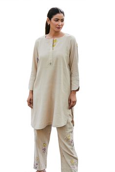 Buy Beige Handloom Cotton Embroidered Floral Motif Opulent Oasis Kurta And Pant Set For Women by Bo tree Online at Aza Fashions. Beige Kurta, Motif Embroidery, Tree Woman, Embroidered Pants, Indian Designer Wear, Pants Pattern, Pant Set, Designer Wear, Set For Women