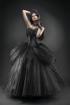 Gothic Inspiration, Gothic Prom Dress, Gothic Fashion Victorian, Beautiful Darkness, Vampire Fashion, Gothic Bride, Lunar Moon, 7 Sins, Darkness Falls