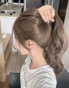 Hair Color Beige Brown, Milk Beige Brown Hair, Milk Tea Colour Hair, Teddy Bear Brown Hair Color Korean, Honey Ash Hair, Hair Color Ideas Milk Tea, Milk Ash Brown Hair, Bubble Milk Tea Hair Color, Ash Brown On Tan Skin