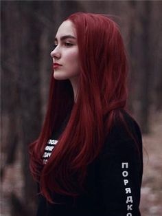 Wine Red Hair Color, Red Hair Trends, Dark Red Hair Color, Wine Red Hair, Rose Dark