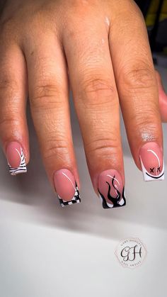 Snake Nails Designs Short, Shirt Nails Designs, Short Square Acrylic Nails Crocodile, Edgy Short Nails, Black Croc French Tip Nails, Short Square Nail Art, Abstract Nail Art Short Nails, Short Nail Designs Black Women, Black French Tip Nails Short