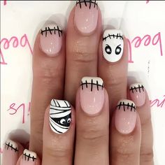 White & Black Nail Kit For Halloween & Any Ghoul Occasion. Mummy 24 Piece Set Press On Nails. Quick And Easy Application & Removable. Nagellack Trends, Cute Nails For Fall, Short Square Nails, Rose Nails, Nail Swag, Halloween Nail Designs, Fall Nail Art