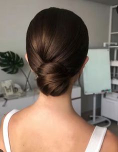 Red Prom Dress Ideas, Hairstyle Diy, Bun Ideas, Prom Dress Ideas, Bun Messy, Prom Hairstyle, Guest Hair, Bridal Hair Buns