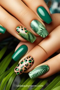 21 Tropical Nail Ideas to Brighten Your Look Jungle Theme Nails, Africa Nails, Fun Nails Designs, Botanical Nail Art, Thailand Nails, Tropical Nail Ideas, Neon Glow Nails, Cartoon Character Nails, Jungle Nails