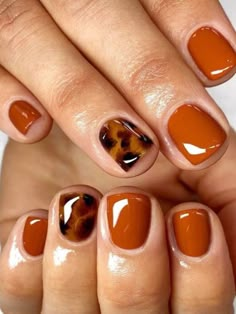 Burnt Orange Nails Designs Summer, Short Square Fall Nails 2024, Thanksgiving Nail Inspo Short, November Nails Fall Short Dip, Thanksgiving Nails Short Square, Simple Fall Nails Autumn Short, November Nails Designs Fall Short, October Pedicure, Orange Gel Nails Short