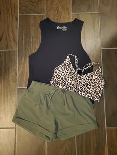 Quick Errands Outfit, Summer Outfits Active, Brewery Outfit Summer, Olive Shorts Outfit, Easy Mom Outfits, Olive Shorts, Shorts Outfit, Beauty And Fashion, Active Wear Outfits