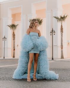 Chic Winter Mini Dress For Prom, Winter Cocktail Mini Dress With Ruffles, Winter Tulle Dress With Ruffles, Winter Party Dress In Tulle, Winter Party Tulle Dress, Winter Party Dress Made Of Tulle, Tulle Coat, Engagement Gown, Hen Party Outfits