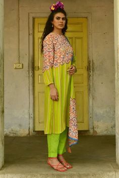 Shop for Swati Vijaivargie Green Silk Champa Floral Print Kurta Set for Women Online at Aza Fashions Green Chanderi Salwar Kameez With Printed Motifs, Designer Wear Green Salwar Kameez With Printed Motifs, Green Salwar Kameez With Printed Motifs, Green Block Print Kurta For Spring, Spring Green Block Print Kurta, Traditional Green Kurta With Printed Border, Green Chanderi Sets With Printed Motifs, Semi-stitched Green Block Print Sets, Green Kurta With Printed Border For Eid