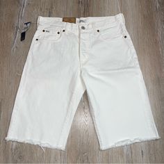 Polo Ralph Lauren Women’s Cate Bermuda Cut Off Button Fly Shorts Size 27 White. Bnwt Size 27 Distressed Small Spot On Lower Right Leg 100% Cotton Frayed Hem 1 Day Shipping 617(S) Classic Buttoned Short Bottoms, Classic Short-length Bottoms With Buttons, Classic Short Length Bottoms With Buttons, White High Waist Cotton Bermuda Shorts, Classic White Bermuda Shorts For Summer, White High Waist Shorts With Buttons, Classic White High-waisted Bermuda Shorts, White Buttoned Shorts For Spring, Classic White Bermuda Shorts