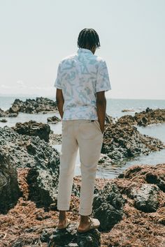 Casual Cotton Cargo Pants For Vacation, Casual Relaxed Fit Cargo Pants For Vacation, Casual Relaxed Fit Cargo Pants For Beach, Summer Relaxed Fit Khaki Chinos, Casual Beige Chinos For Summer, Beige Casual Chinos For Summer, Casual Summer Chinos, Casual White Chinos For Summer, White Casual Summer Chinos