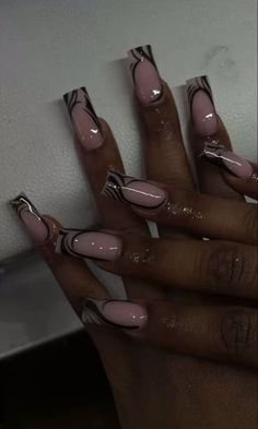 Dark Aesthetic Nails Acrylic, Long Sleeve Body Suit Outfits, Trendy Birthday Nails, Short Classy Nails, Old Money Nails, Money Nails, Drip Nails, Glamour Nails, Colored Acrylic Nails