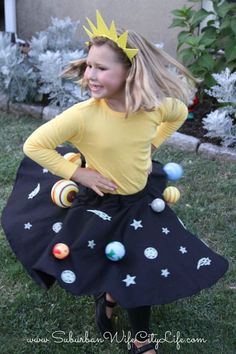 Solar System Costume, Science Costumes, Solaire Diy, Costumes Faciles, Diy Solar System, Fancy Dress Ideas, Solar System Crafts