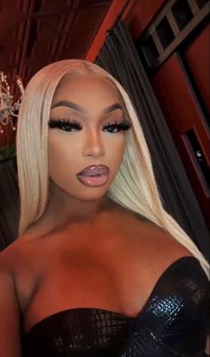 Blonde Wig Photoshoot, Blonde Makeup Looks, Ig Baddie Makeup, Blonde Baddie, Kim K Makeup, Instagram Baddie Makeup, Hair Inches, Ig Baddie, Zerobaseone Ricky