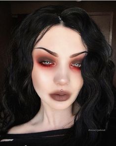 Dark Red Riding Hood Makeup, Classic Gothic Makeup, Female Dracula Makeup, Red Hair Goth Makeup, Vampire Makeup Dark Skin, Gothic Queen Makeup, Makeup Inspiration Hooded Eyes, Realistic Vampire Makeup, Red Goth Eye Makeup