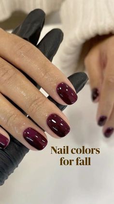 Gorgeous Short Nails, Short Nails For Autumn, Dark Red Biab Nails, Winterberry Nails, Dark Biab Nails, Dark Red Gel Nails Short, Trendy Nail Colors 2023, Biab Nails Inspiration Autumn, Short Dark Nails Ideas