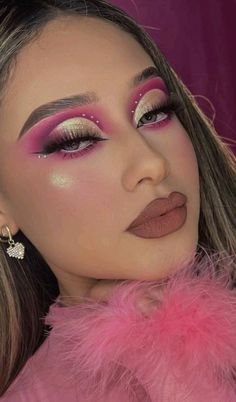 Makeup Ideas Aesthetic, Pink Makeup Looks, Makeup Aesthetic Ideas, Makeup Products Aesthetic, Makeup Bag Aesthetic, Drawing Makeup, Beauty Makeup Products, Makeup Wallpaper