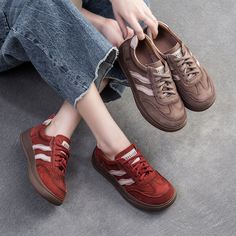 Brown Flat Suede Lace-up Shoes, Brown Lace-up Leather Walking Shoes, Fall Leather Closed Toe Walking Shoes, Leather Walking Shoes For Fall, Flat Suede Lace-up Shoes With Rubber Sole, Suede Walking Shoes With Rubber Sole And Flat Heel, Casual Closed Toe Leather Shoes With Laces, Brown Leather Flat Sneakers, Brown Flat Leather Sneakers