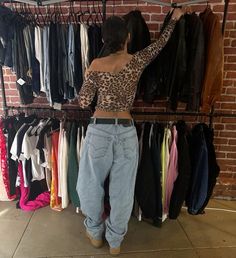 Uni Wardrobe, Iconic Clothes, Leopard Print Outfit, Leopard Print Outfits, Streetwear Outfit Ideas, Fire Fits, Fall Fits, Aesthetic Outfit, Photo Styling