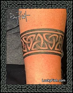 Celtic triangle tattoo band design Rabe Tattoo, Tattoo Band, Celtic Knot Tattoo, Celtic Cross Tattoos, Celtic Band, Maori Tattoos, Armband Tattoos