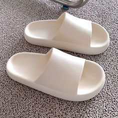 Kasut Pengantin, Funny Rabbits, Slippers Funny, Slippers White, Funny Shoes, Men Cartoon, Soft Sole Slippers, Bear Slippers, Indoor Outdoor Slippers