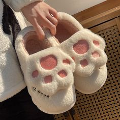 Cat Paw Cotton Slippers - Kimi Cute House Slippers, Seashell Shoes, Bed Slippers, Gothic Punk Fashion, Crochet Feather, Kawaii Store, Cat Slippers, Chat Kawaii, Cotton Slippers