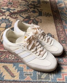 Adidas Velosamba, Chique Outfit, Shoe Wishlist, Shoe Inspo, Aesthetic Shoes, Swag Shoes, Pretty Shoes, Dream Shoes