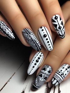 White Spring Nails, Black And White Nail, Black And White Nail Designs, Hand Candy, Ankle Jewelry, Timeless Chic, White Nail Designs, White Nail, Black Lines