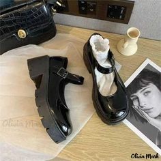 Olivia Mark - Round-Toe Uniform Black Mary Jane Shoes with Thick Sole and Buckle Detail Black Mary Jane Shoes, Low Heel Pumps, Pointed Heels, Jane Shoes, Mary Jane Shoes, Olivia Mark, Chunky Heels, Low Heels, Pumps Heels