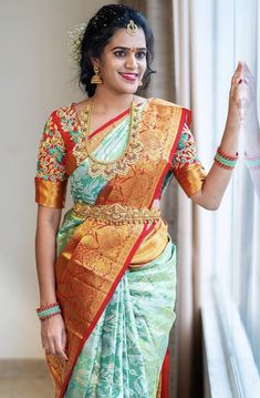 Red Kanjeevaram Saree, South Indian Bridal Look, Indian Bridal Look, Indian Fits, Indigo Saree, Latest Bridal Blouse Designs, Lehenga Saree Design