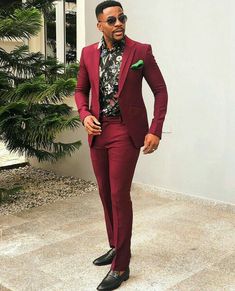 Men Classy Outfits, Giveaway Coming Soon, Suit For Prom, Caption This, Slim Fit Suits, Classic Suit, Creation Couture, Fitted Suit, Mens Fashion Suits