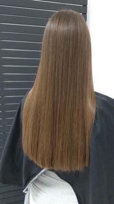 Long One Length Haircut, Level 7 Hair Color, Hairdos For Curly Hair, Light Hair Color, Hair Stylies