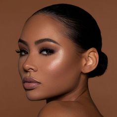 From candy apple red lips to elongated wings, here are the top makeup trends of Fall 2021. Mekap Mata, Natural Glam Makeup, Makeup For Black Skin, Smink Inspiration, Brown Skin Makeup, Photoshoot Makeup, Glam Makeup Look, Stunning Makeup, Face Beat