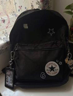 #converse #bag School Bag Black Aesthetic, Converse School Bag, Converse Bag Aesthetic, Mini Converse Bag, Mochila Converse All Star, Converse Bag, Black Converse, Chucks Converse, All Star