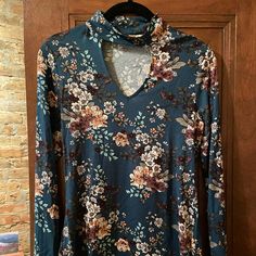 Cute Flower Shirt, Never Worn Blue Floral Print Top For Fall, Blue Floral Print Tops For Fall, Cute Flower, Flower Shirt, High Neck, Color Blue, Top Blouse, Blouses, Womens Tops