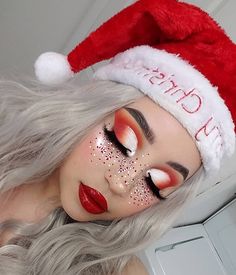 Christmas Eye Makeup, Holiday Makeup Looks, Eye Makeup Techniques, Makeup Supplies, Theatrical Makeup, Lots Of Makeup, Dope Makeup, Wavy Wig, Creative Eye Makeup