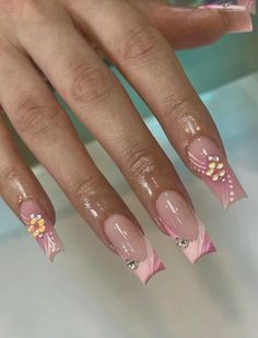 Cali Nails, Acrylic Nails French Tip, Acrylic Nails French, Acrylic Nail Designs Coffin, Pink Tips, Nails French Tip, Gold Acrylic Nails, Edgy Nails