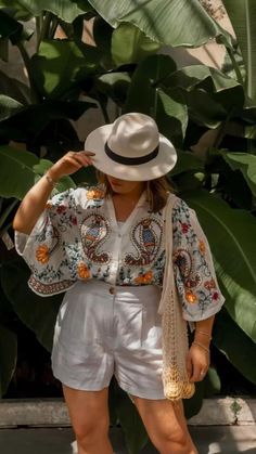 Vacation Outfit Inspo Plus Size, Boracay Outfit Plus Size, Casual Summer Outfits For Plus Size, Plus Size Summer Looks 2023, Summer Breezy Outfits, Summer Outfit For Curvy Women, Casual Beach Vacation Outfits Plus Size, Summer Shirts For Women Casual