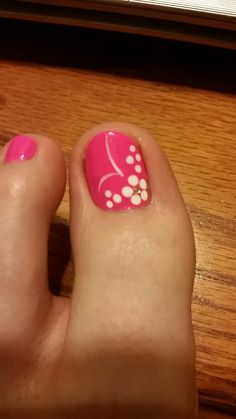 Flower design Flower Pedicure Designs, Flower Pedicure, Ideas Pedicure, Toenail Art Designs, Easy Toe Nail Designs, Simple Toe Nails, Pedicure Designs Toenails, Pedicure Nail Designs