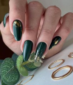 Dark Green Nails, Nagel Tips, Gold Nail, Her Nails, Classy Acrylic Nails, Dark Nails