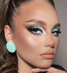 Teal Makeup Looks, Aquamarine Makeup, Turquoise Eye Makeup, Turquoise Makeup, Teal Makeup, Competition Makeup, Makeup Aesthetic