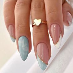 Nails art summer Unghie Sfumate, Colorful Nails, Fake Nails With Glue, Almond Acrylic Nails, Chic Nails, Short Acrylic Nails, Nail Arts, Acrylic Nail Designs, Blue Nails