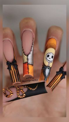 Christmas nails - candy cane nails - Christmas light nails 2023 | Winter Nail Art Halloween Nail Art Ideas, Nightmare Before Christmas Nails, Black Halloween Nails, Horror Nails, Holloween Nails, Halloween Acrylic Nails, Cute Halloween Nails, Pumpkin Nails