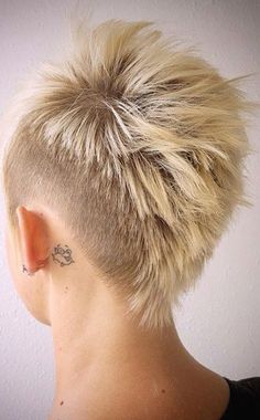 Victory Rolls, Asymmetrical Hairstyles, Shoulder Hair, Hair Styles 2017, Funky Hairstyles, Corte De Cabelo Masculino, Fringe Hairstyles, Short Blonde