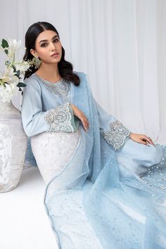 Pakistani Dresses Simple, Blue Pakistani Dress, Silk Kameez, Blue Velvet Suit, Bridesmaid Stuff, Pakistani Salwar, Beautiful Pakistani Dresses, Pakistani Salwar Kameez, Velvet Suit