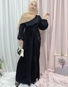 Shop the season’s best outfits only at Arabic attire!! Latest 2 Piece Silky Satin Abaya For Women Order Online:http://bit.ly/3uaTafq Apply Code : BTGO-30 buy 2 item get 1 at 30% off #trending #womenabaya #abayaarabic #abayasforwomen #ladiesabayaonline #abayadressonline #womensabayaonline #arababaya #islamicabaya #arabicattire Outfit Muslim, Simple Scarf, Corset Skirt, Tie Skirt, Muslim Dress, Abaya Dress, Hip Dress, Muslim Women, Types Of Skirts